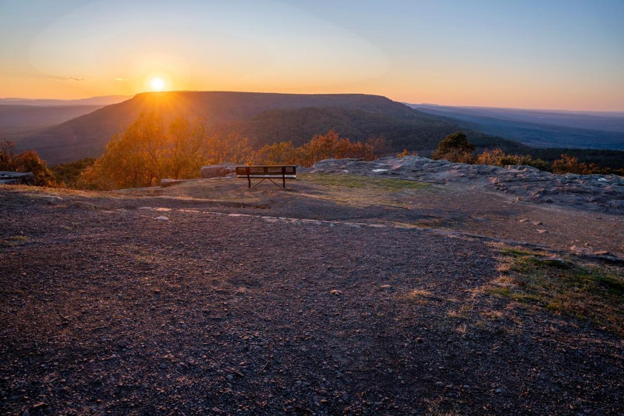 Nebo'S Foot, Hiking And Biking Escape With Game Shed Villa Dardanelle Exteriör bild